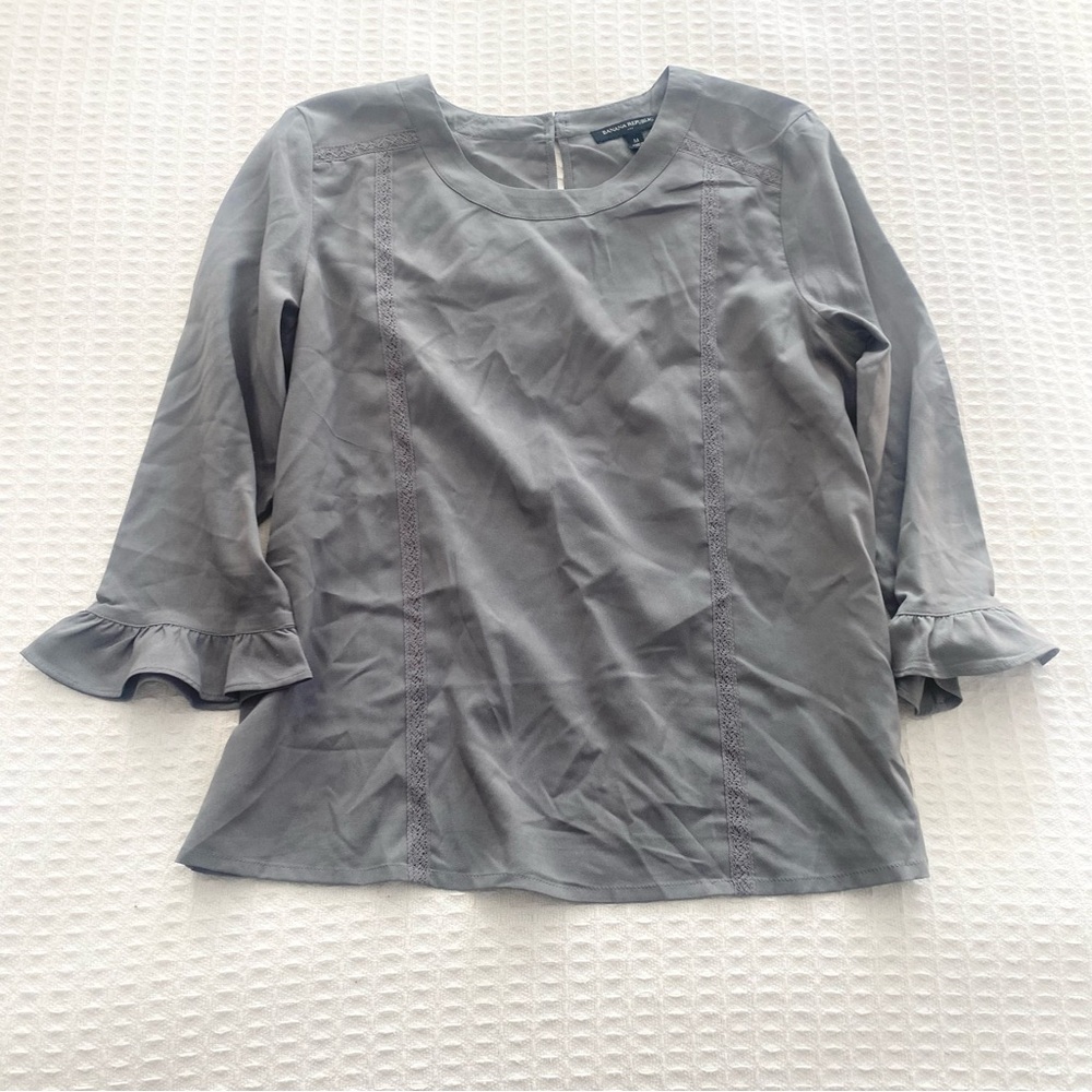Banana Republic Factory Gray Ruffle Sleeve Blouse Medium